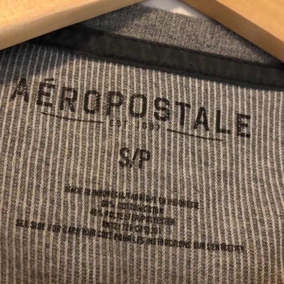 Aeropostale Heathered Gray Thermal 3 Butto… - Picture 4 of 6